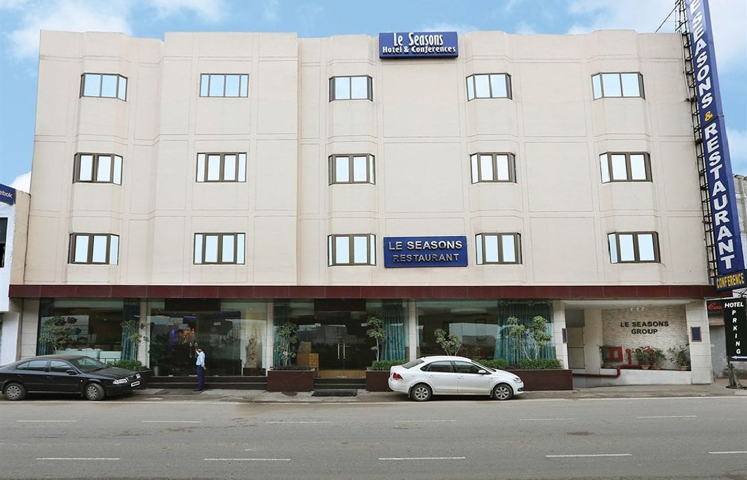 Hotel Le Seasons-img